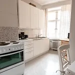 2ndhomes Bright & Spacious, 5 Bedroom In The Center * Helsinki
