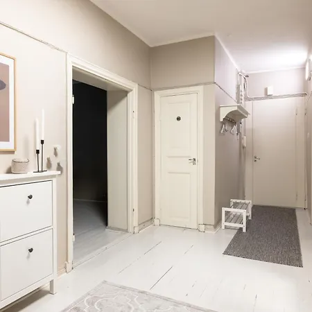 Apartment 2ndhomes Bright & Spacious, 5 Bedroom In The Center
