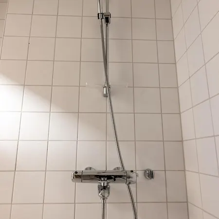 Hotel 2ndhomes Bright & Spacious, 5 Bedroom In The Center Helsínquia