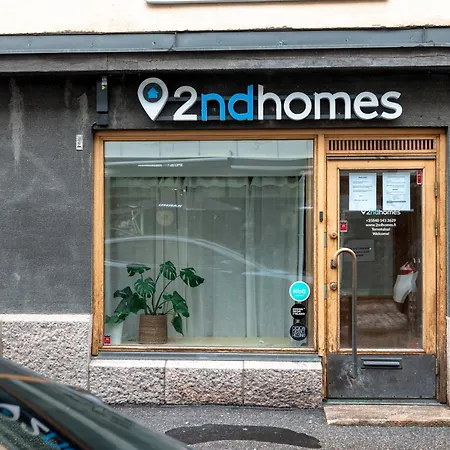 2ndhomes Bright & Spacious, 5 Bedroom In The Center