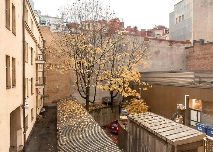 2ndhomes Bright & Spacious, 5 Bedroom In The Center *