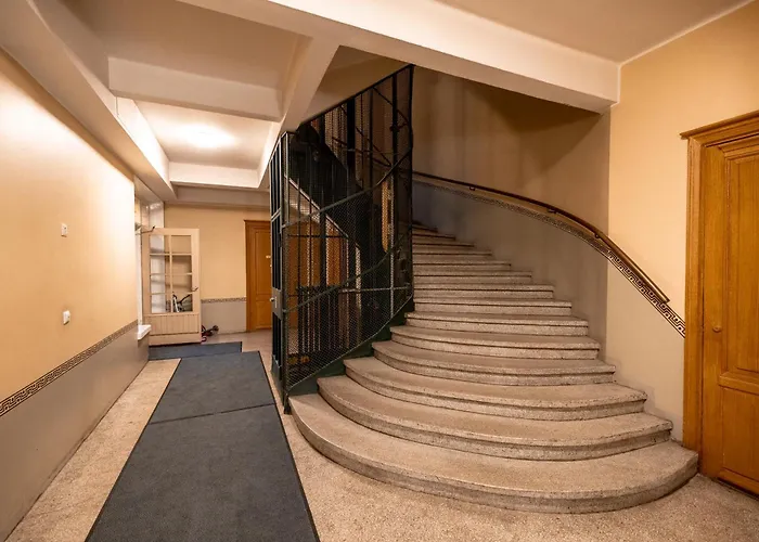 Hotel 2ndhomes Bright & Spacious, 5 Bedroom In The Center Helsinky