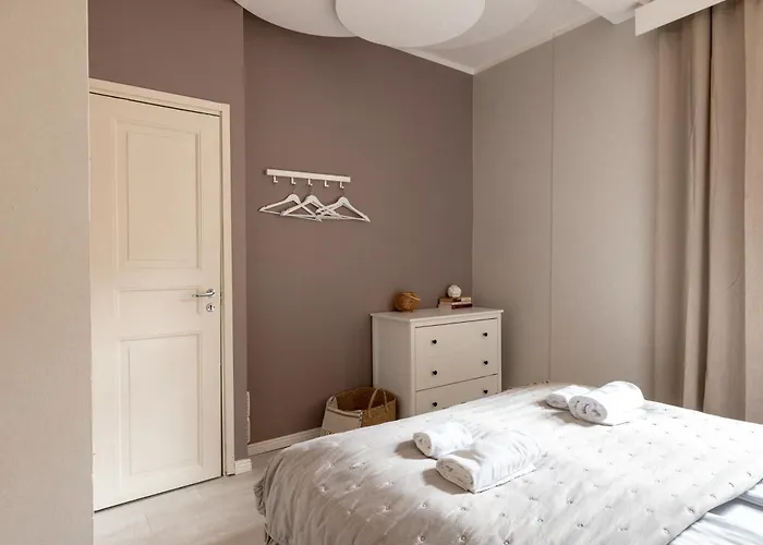 2ndhomes Bright & Spacious, 5 Bedroom In The Center Hotel