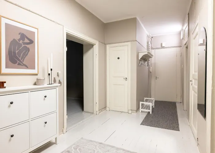 Hotel 2ndhomes Bright & Spacious, 5 Bedroom In The Center