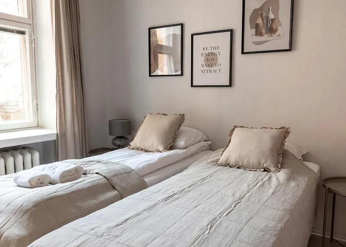 2ndhomes Bright & Spacious, 5 Bedroom In The Center Hotel *