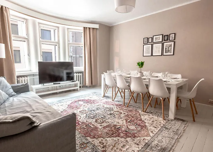 Hotel 2ndhomes Bright & Spacious, 5 Bedroom In The Center *