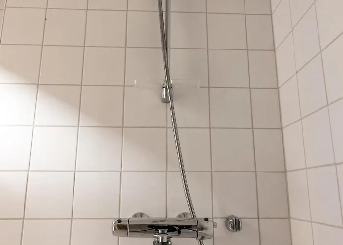 Hotel 2ndhomes Bright & Spacious, 5 Bedroom In The Center Helsinky