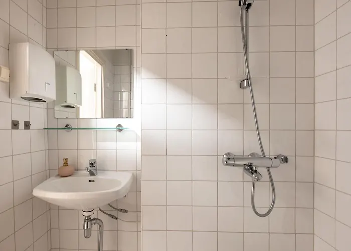 2ndhomes Bright & Spacious, 5 Bedroom In The Center * Helsinky