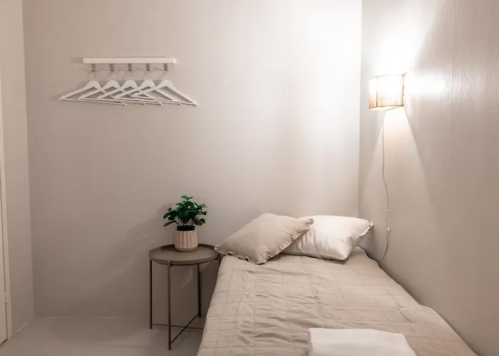 2ndhomes Bright & Spacious, 5 Bedroom In The Center Helsinki