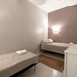 Hotel 2ndhomes Bright & Spacious, 5 Bedroom In The Center *